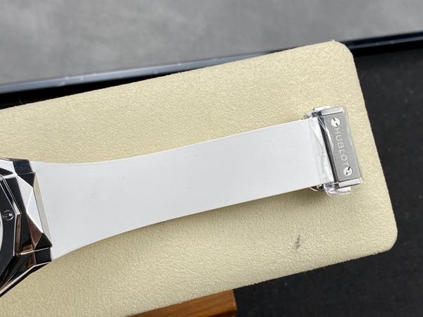 ウブロコピー時計角部分ディテール